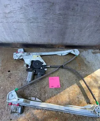 Ford Focus Front door window regulator motor 103604XXX