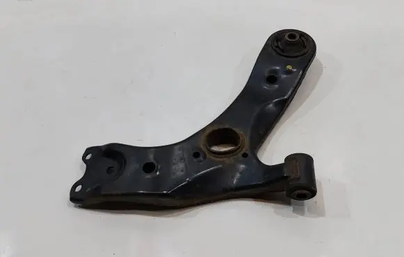 Toyota Verso Front upper control arm/wishbone 