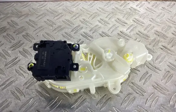 Lexus RC Air flap motor/actuator 0638002110