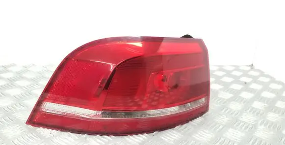 Volkswagen PASSAT B7 Rear/tail lights 3AF945095E