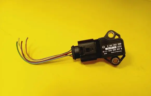 Volkswagen PASSAT B6 Air pressure sensor 038906051B 0281002399
