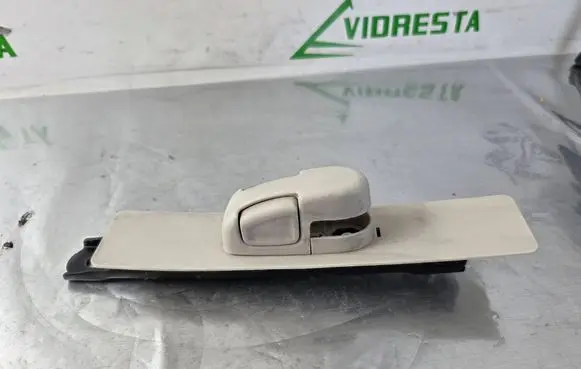 Honda CR-V Seat belt height adjuster 