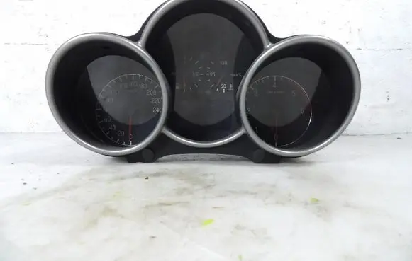 Speedometer (instrument cluster)