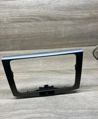 Volkswagen PASSAT B7 Radio/GPS head unit trim 3AA858069F