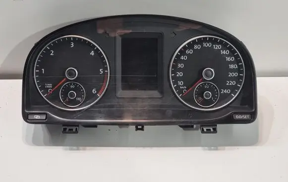 Volkswagen Touran II Speedometer (instrument cluster) 1T0920871D
