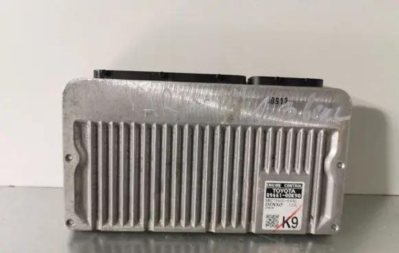 Toyota Yaris Engine control unit/module 896110DK90