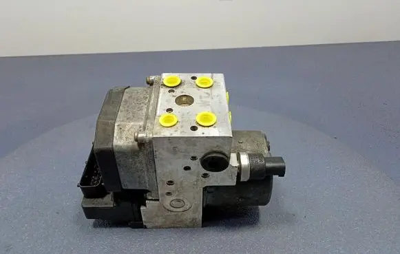 Opel Omega B2 ABS Pump 13105657