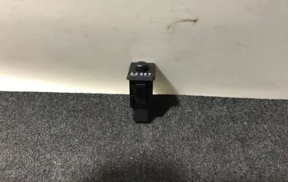 Lexus RX 330 - 350 - 400H TPMS reset button 15A257