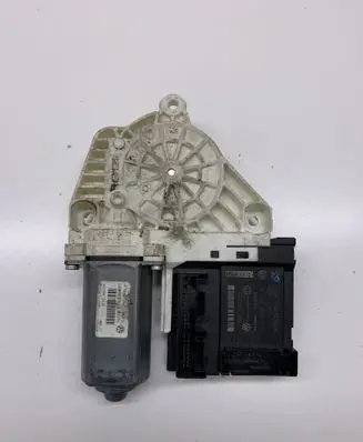 Volkswagen PASSAT B6 Front door window regulator motor 1K0959702Q 1K0959792M