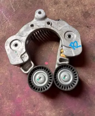 KIA Sportage Generator/alternator belt tensioner 252812MHA1 2FBE11366NB