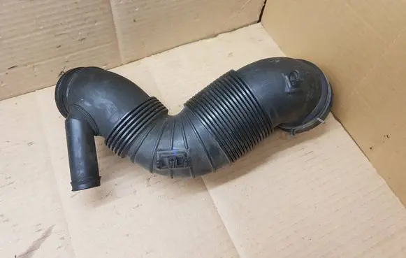 Volkswagen Eos Air intake duct part 3C0129654P