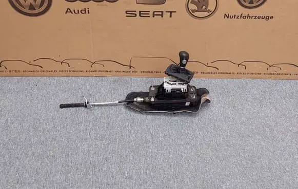 Audi A5 8T 8F Gear shifter/selector 8K1713041T
