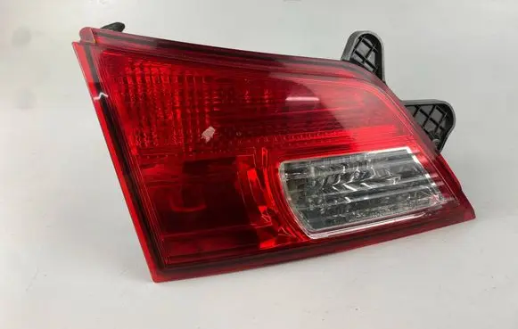 Subaru Legacy Tailgate rear/tail lights 132-20072 13220072