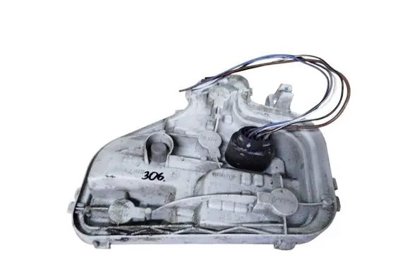 Ford Mondeo MK IV Tail light bulb cover holder 8P0945257A