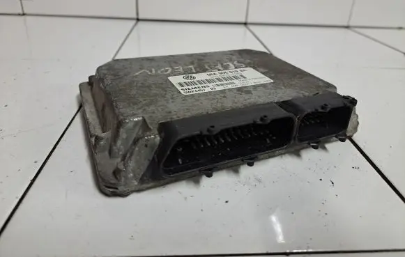 Volkswagen Golf IV Engine control unit/module 06A906019BR 5WP445703 SS21B3319