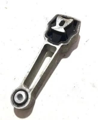 Volvo XC60 Engine mount bracket 30793322