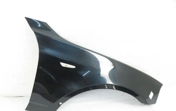 BMW X3 E83 Fender