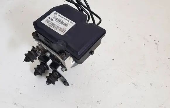 Volkswagen PASSAT B7 ABS Pump 3AA614109BM 17654088 54086619B