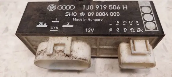 Volkswagen Golf IV Coolant fan relay 1J0919506H 898884000