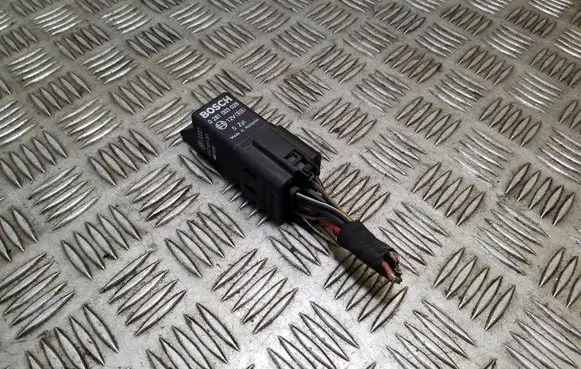 Volkswagen Crafter Glow plug pre-heat relay 0281003028 07Z907281