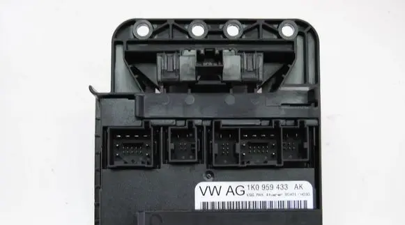 Volkswagen Jetta V Central body control module 1K0959433