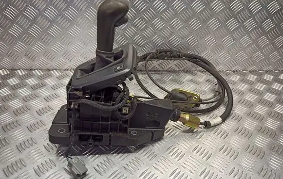 Volvo V70 Gear selector/shifter in gearbox P08636189