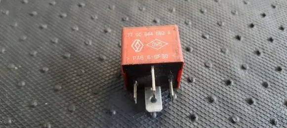 Opel Vivaro Other relay 7700844682A 03540