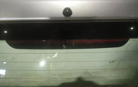 Subaru Forester SG Third/center stoplight