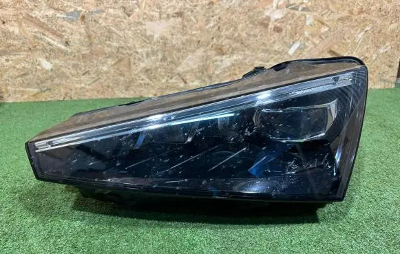 Skoda Scala Headlight/headlamp 657941015A