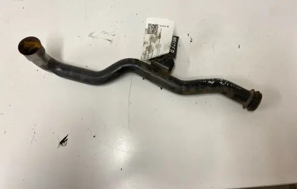 Engine coolant pipe/hose