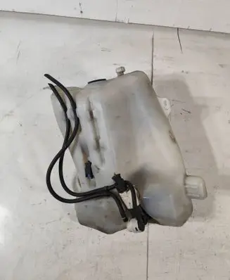Windshield washer fluid reservoir/tank
