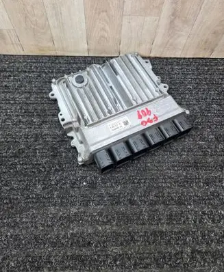 BMW 3 F30 F35 F31 Engine control unit/module 8693213 0261S18704 031000458