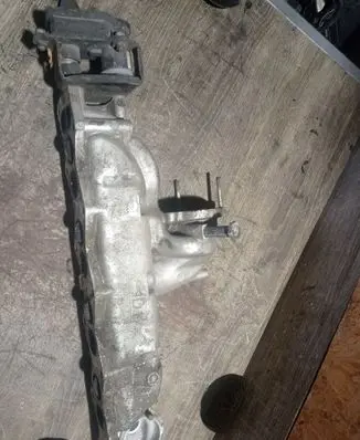Hyundai Santa Fe Exhaust manifold