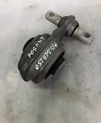 Mercedes-Benz GLA H247 Engine mount bracket A2472400600