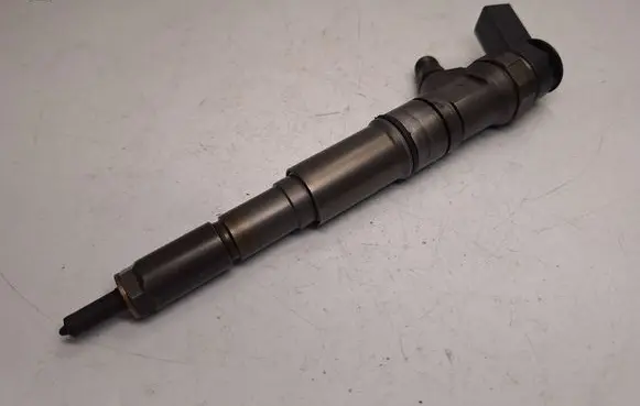 BMW 7 E65 E66 Fuel injector 7789661 13537789661 0445110131