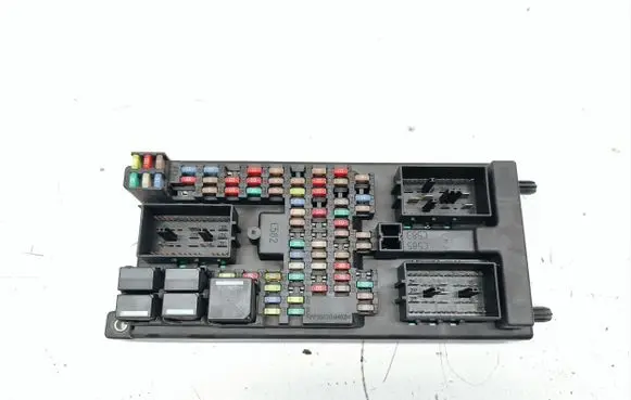 Land Rover Range Rover Sport L320 Fuse module AH2214F041BJ AH2214F041