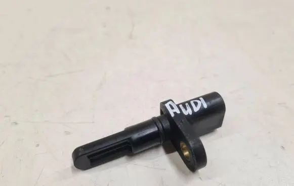 Volkswagen Golf V Intake air temperature sensor 06B905379D