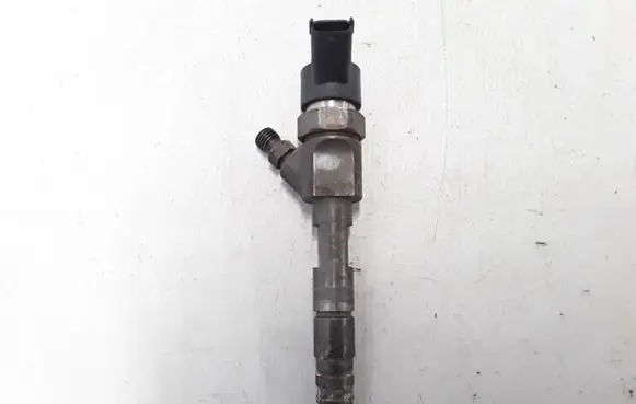 Fuel injector