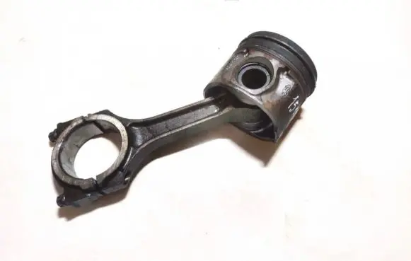 Ford Mondeo Mk III Piston with connecting rod 24879a