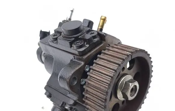 Opel Astra J Fuel injection high pressure pump 0445010193 55571005