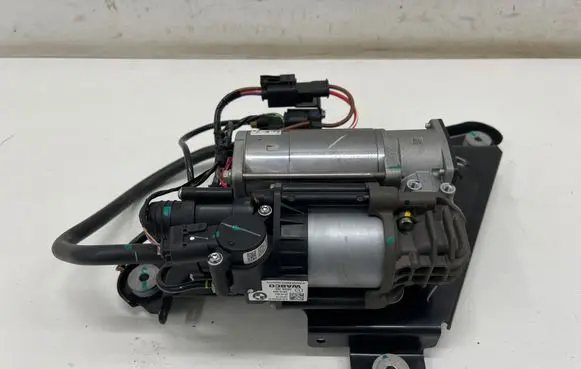 BMW i4 Air suspension compressor/pump 6894450