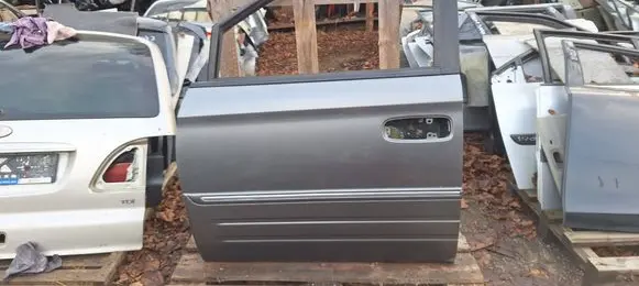 Chrysler Voyager Front door