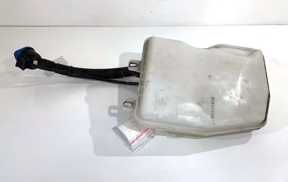 BMW 2 F45 Windshield washer fluid reservoir/tank 7331418