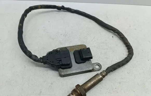 Mercedes-Benz C W205 Lambda probe sensor A0009053606
