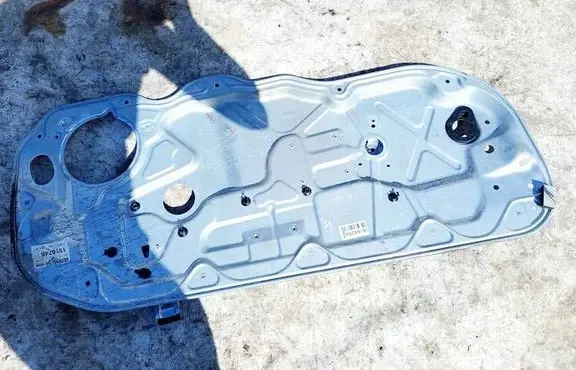 Volvo C30 Front door electric window regulator 1516746