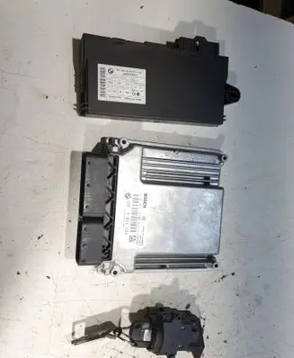 BMW 5 E60 E61 Engine ECU kit and lock set 0281015130 7811151