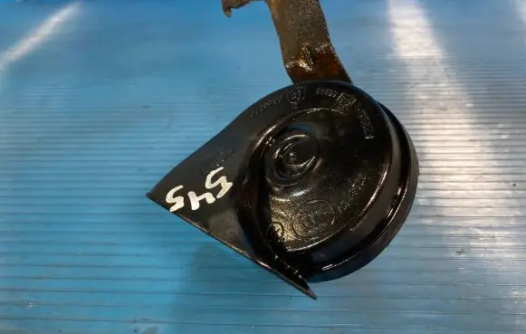 Volvo C30 Horn signal E30055306