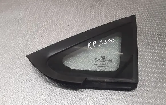KIA Carens II Front triangle window/glass 