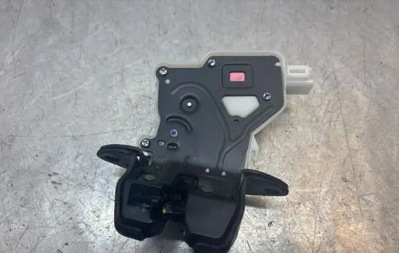 Nissan Qashqai Tailgate/trunk/boot lock/catch/latch