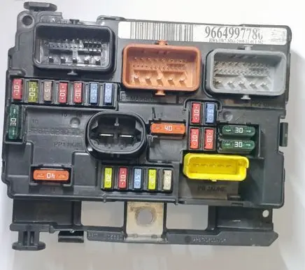 Peugeot 207 BSM Control unit 9664997780 BSMR0700 R07